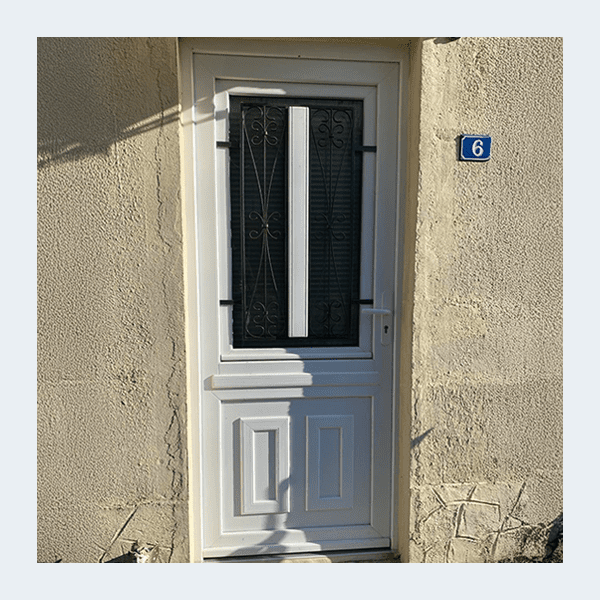 Pose porte Lyon blanc